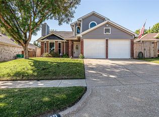 915 Richards Dr, Cedar Hill, TX 75104