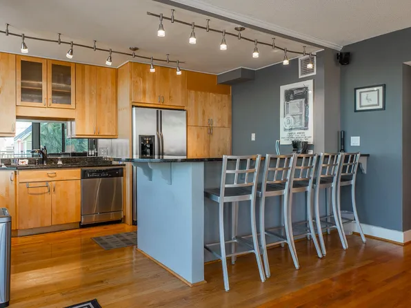 330 Concord St APT 3F, Charleston, SC 29401