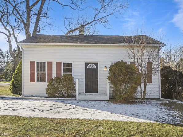 7038 Lake Rd E, Madison, OH 44057