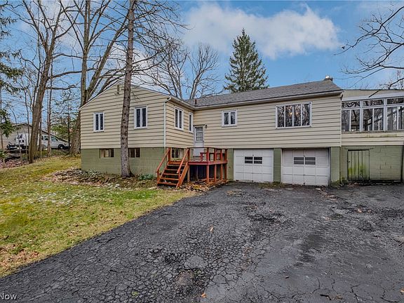 3rd image of 18575 Dellwood Dr