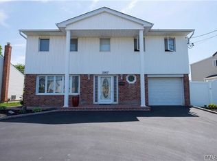2907 Riverside Dr, Wantagh, NY 11793