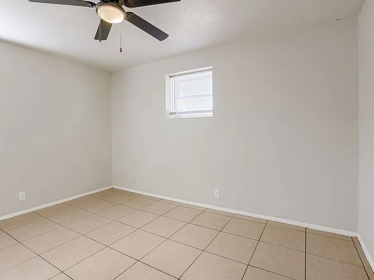1330 S 30th Ave — Photo 14