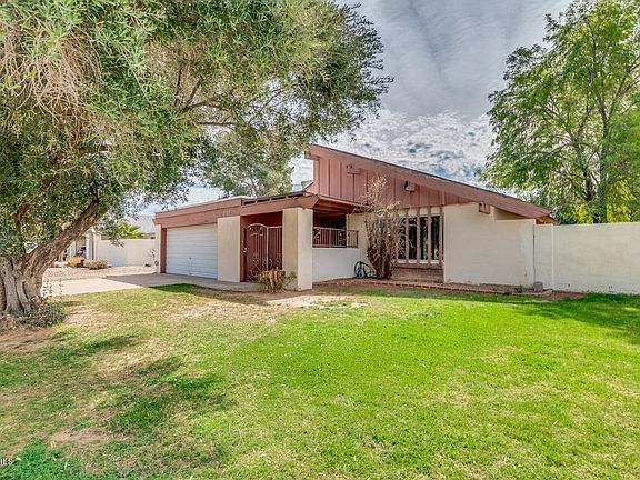 3rd image of 2737 E Corrine Dr