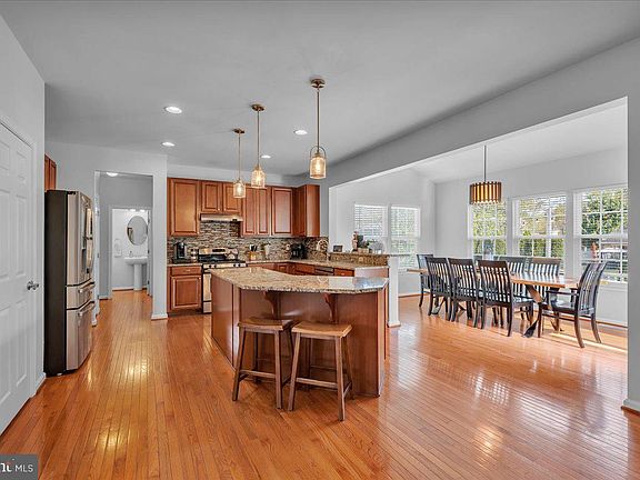 2nd image of 256 Staggerbush Rd