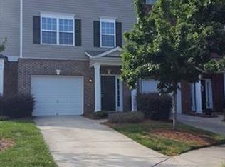 9776 Walkers Glen Dr, Concord, NC 28027