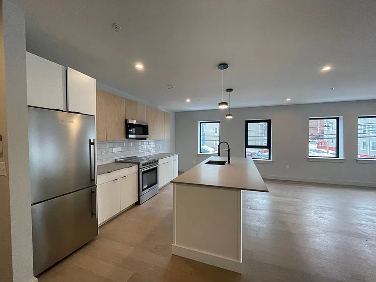 75 Chestnut St #302 — Photo 4