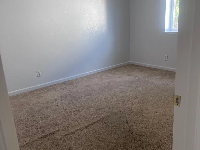 1714 Ross Cir #3 — Photo 7