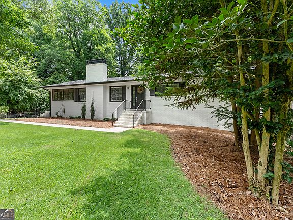 5th image of 599 Holly Dr