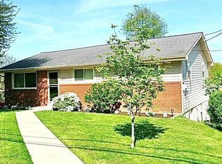 104 Mercury Dr, Coraopolis, PA 15108