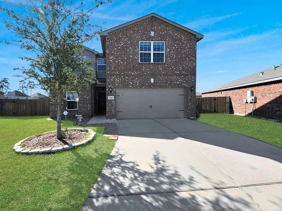 1st image of 15203 Albert Oak Dr