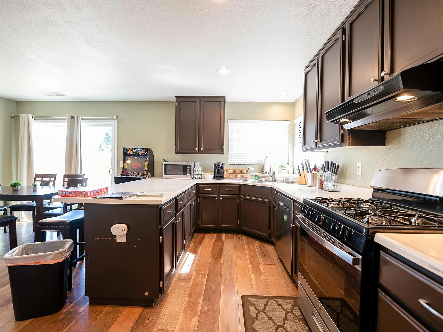 1707 Sterling Dr — Photo 2