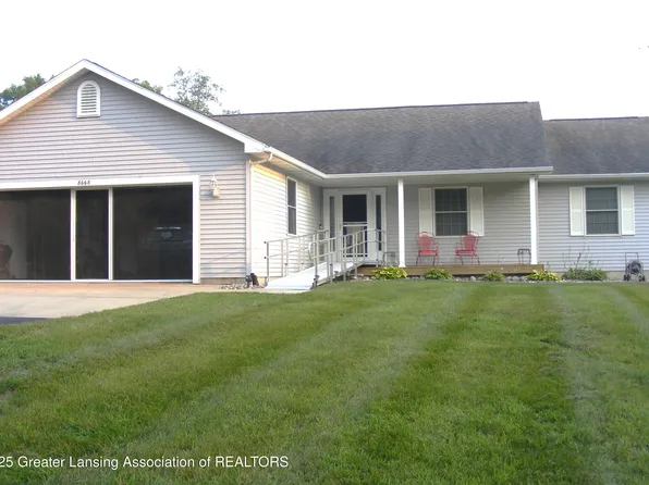 8668 E Spicerville Hwy, Eaton Rapids, MI 48827