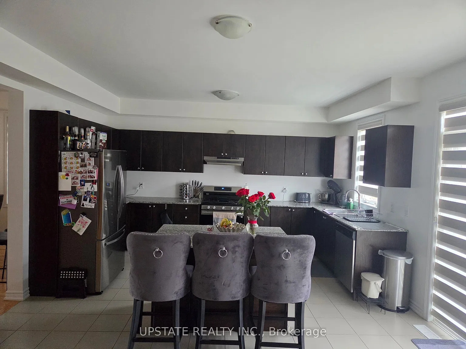 4 bed, $2,700 — Photo 4