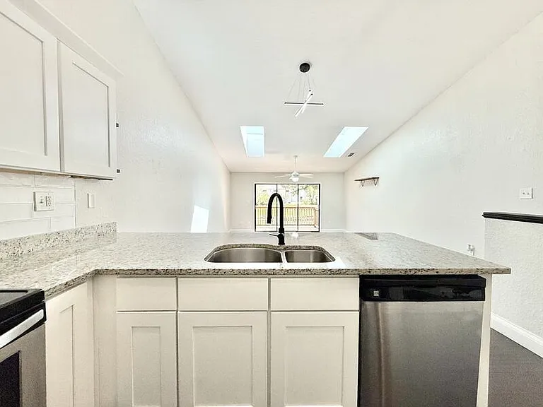 6388 93rd Ter — Photo 6