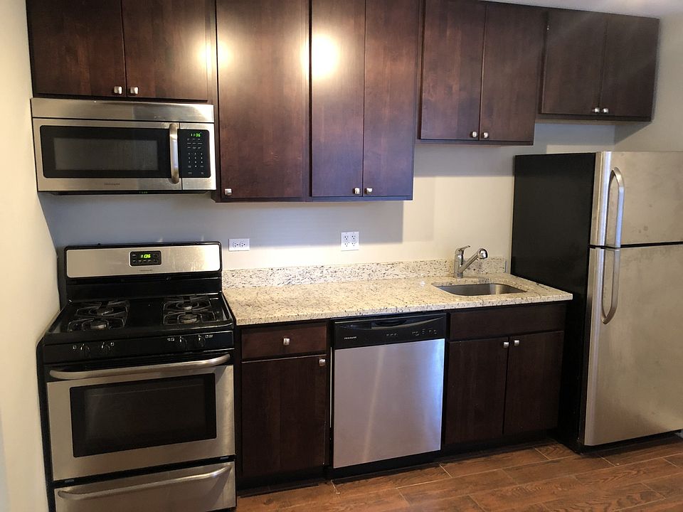 1st image of 2323 W Arthur Ave #G