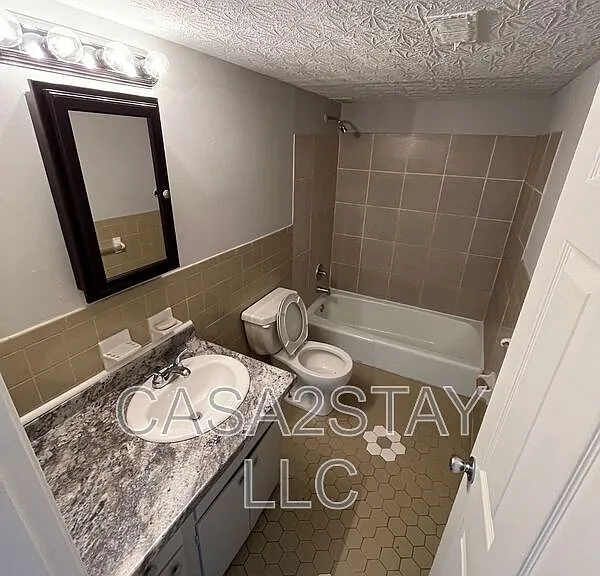 4915 Saddlebrook Ln #7 — Photo 7