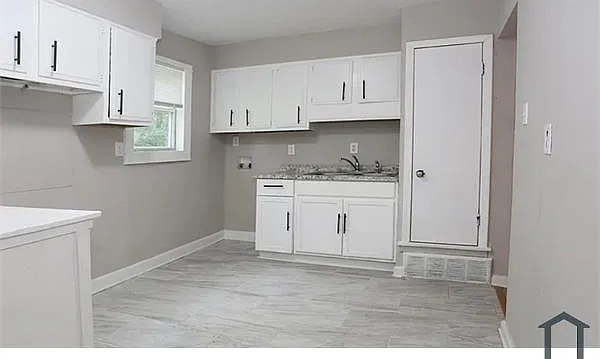 4 bed, 1141 sqft, $1,100 — Photo 2