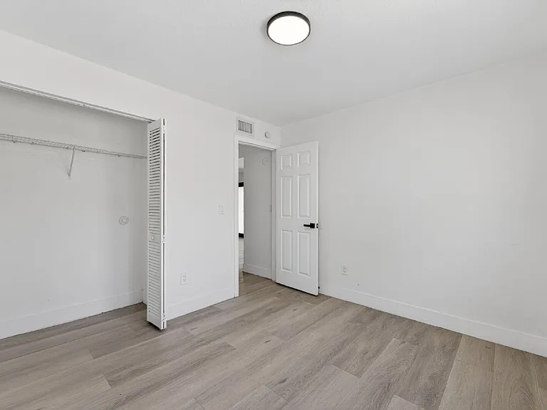 37 NW 59th St #4 — Photo 15