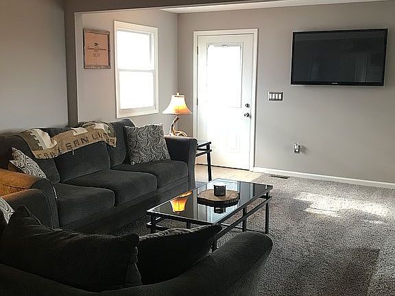 5th image of 9725 Willow Ct