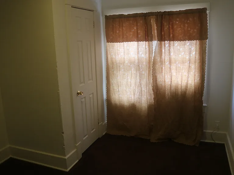 716 E 4th Ave #10 — Photo 6