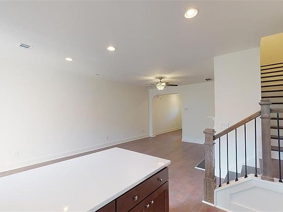 3rd image of 6451 Scudders Dr