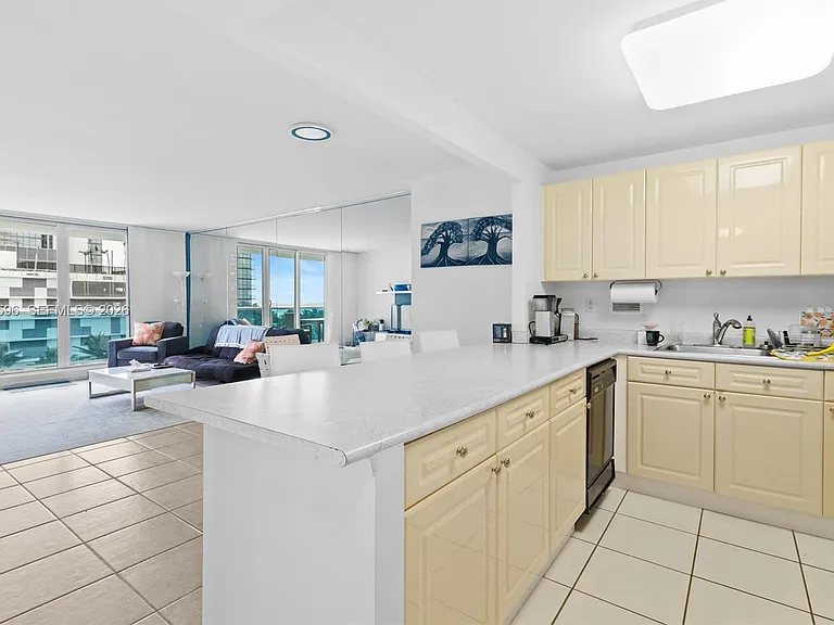 2301 Collins Ave #504 — Photo 10