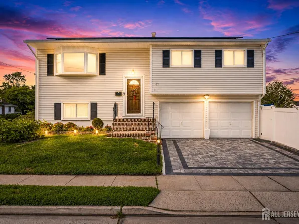 85 E Laurel St, Carteret, NJ 07008