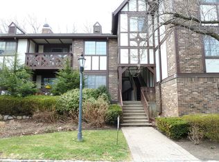 1207 Faulkner Ct, Mahwah, NJ 07430