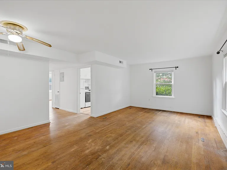 130 S 29th St #1 — Photo 4