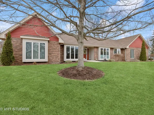 1 Whaler Ct, Grayslake, IL 60030
