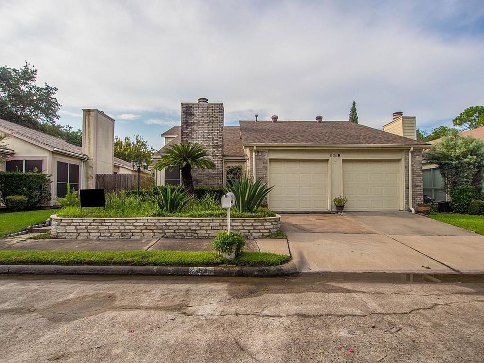 1st image of 2831 Crest Park Dr