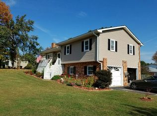 1284 Courtney Dr #10E, Hickory, NC 28602
