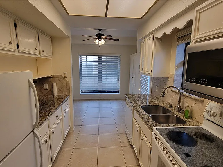 800 Country Place Dr #301 — Photo 8