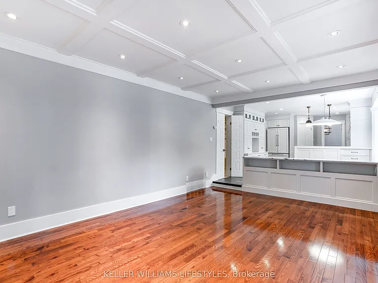 1713 Phillbrook Cres — Photo 19