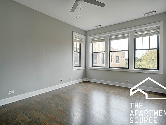 4th image of 2622 N Rockwell St APT 3