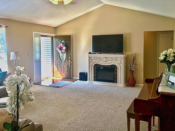 2nd image of 52 Pueblo Ln