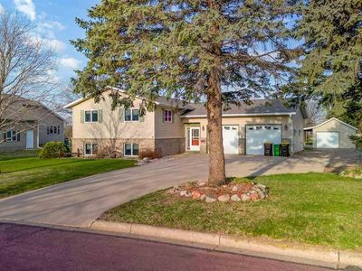 1026 5th St S, Saint James, MN, 56081