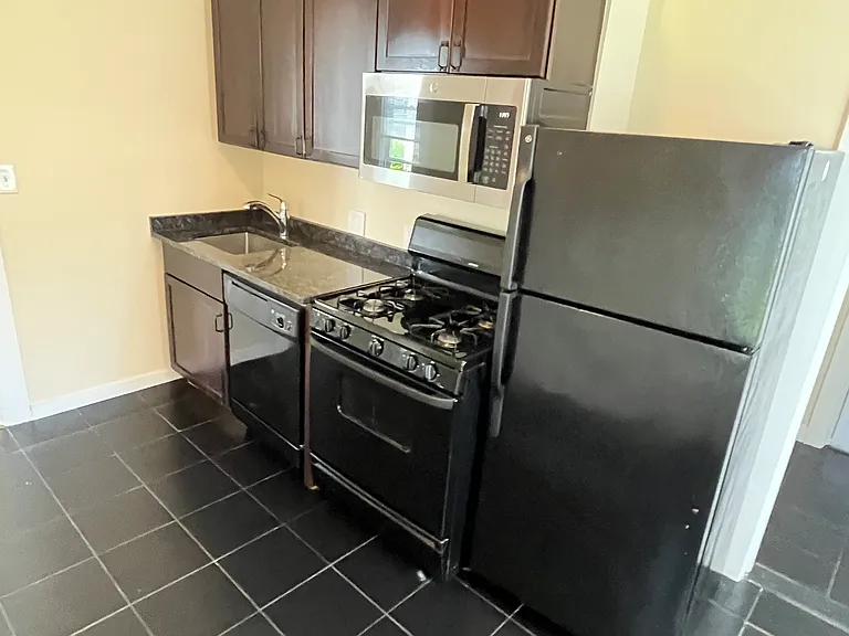 31 Wilson St #1 — Photo 3