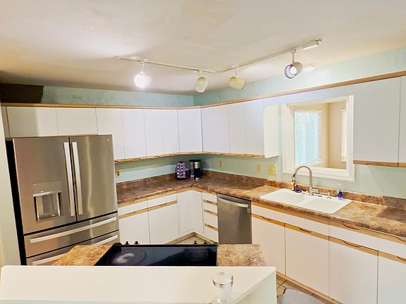 3rd image of 168 Newport Way
