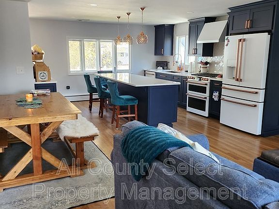 2nd image of 32 Rockdale Ave
