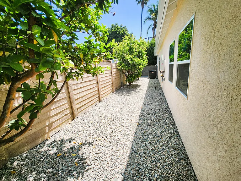 16047 Napa St — Photo 18
