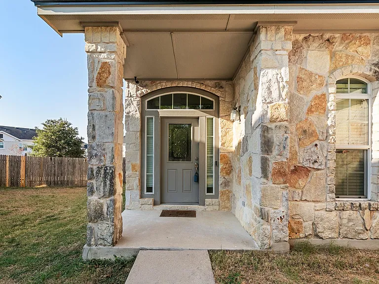 1205 Logan Dr — Photo 3
