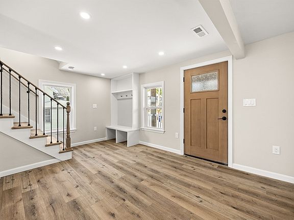 4th image of 7 Somerville Ave