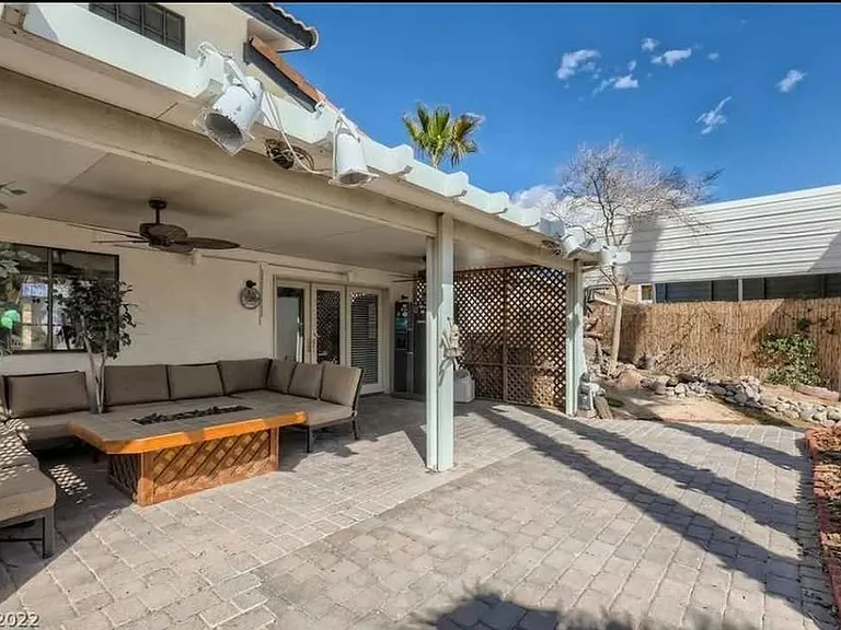 5709 Avenida Silla — Photo 4