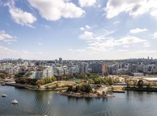 8 Smithe Mews #2501, Vancouver, BC V6B0A5