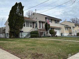 118 Markowitz St, Carteret, NJ 07008