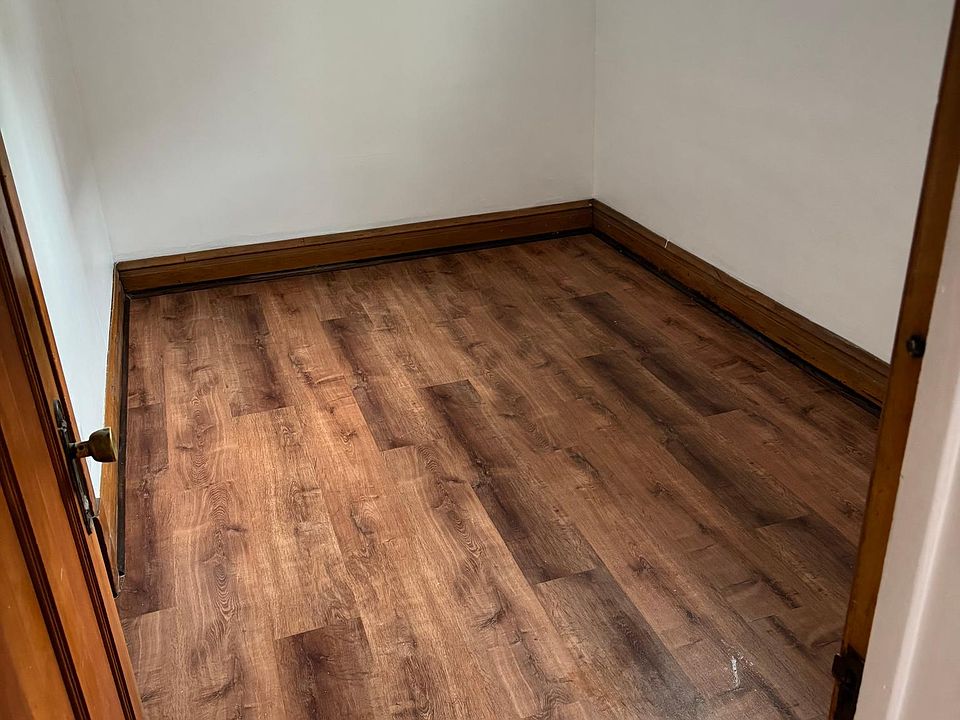 2nd image of 1740 W Grace St #1W