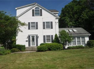 6 Griffin St, Simsbury, CT 06070