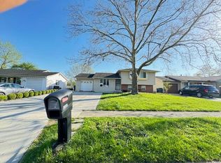 3073 Hill Grove Ave, Columbus, OH 43223