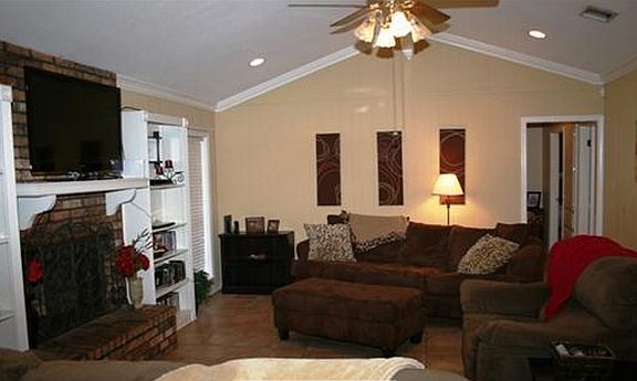 3rd image of 536 Glenwood Dr